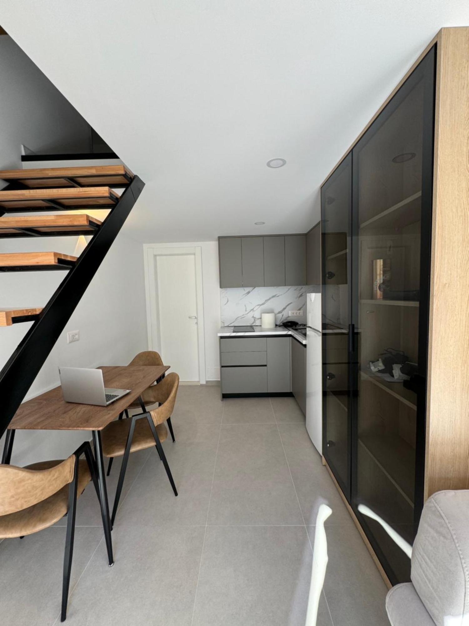 Apartment Essentia
