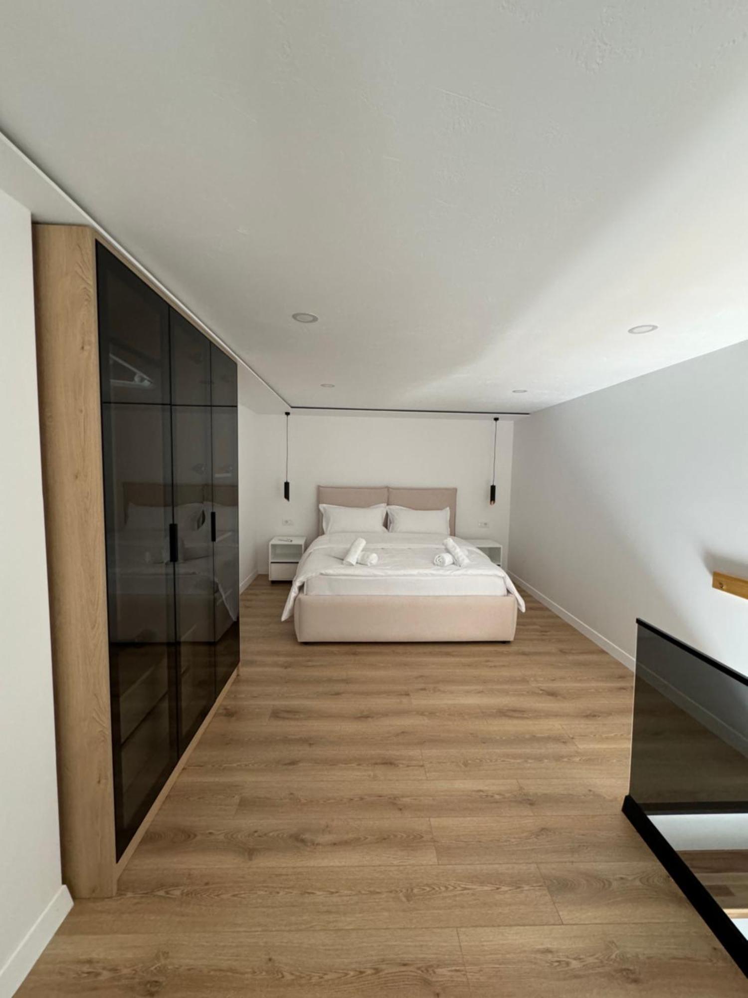 Apartment Essentia