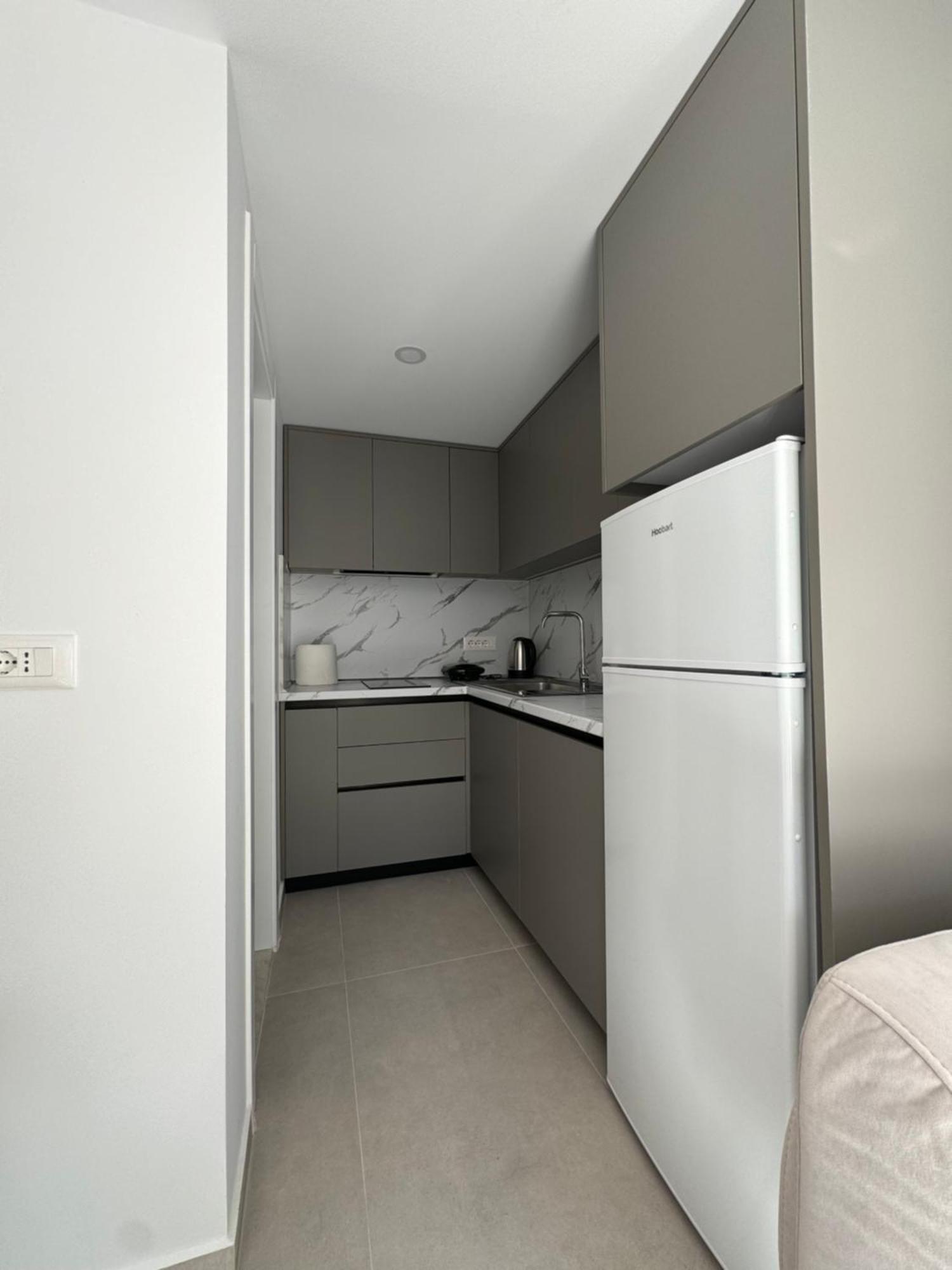 Essentia Apartment