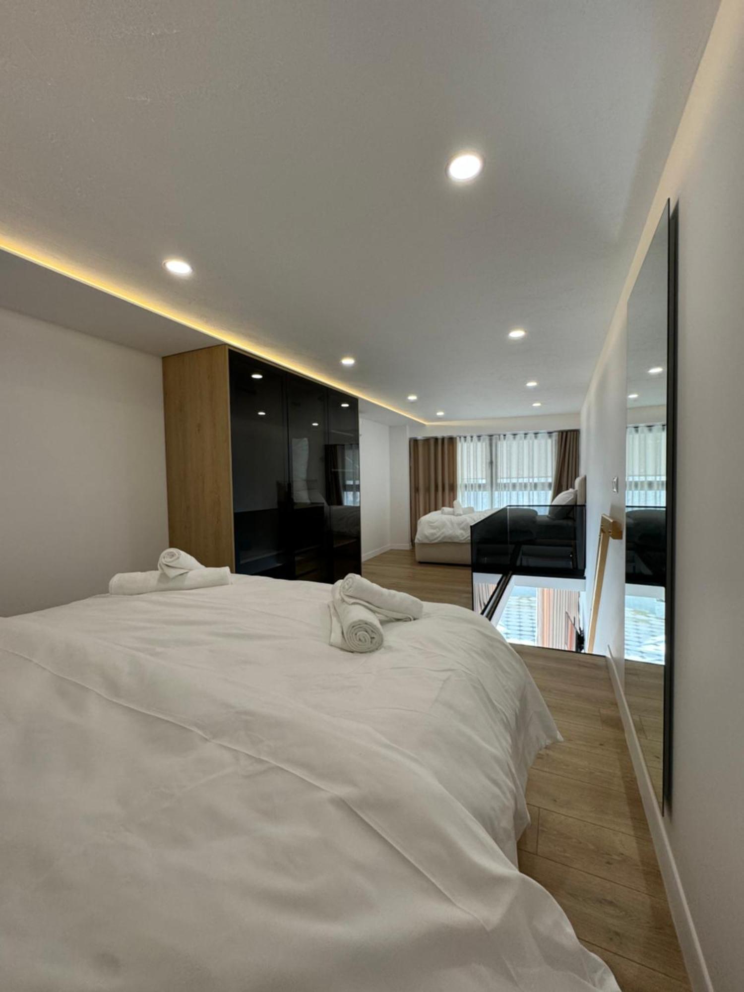 Essentia Apartment *
