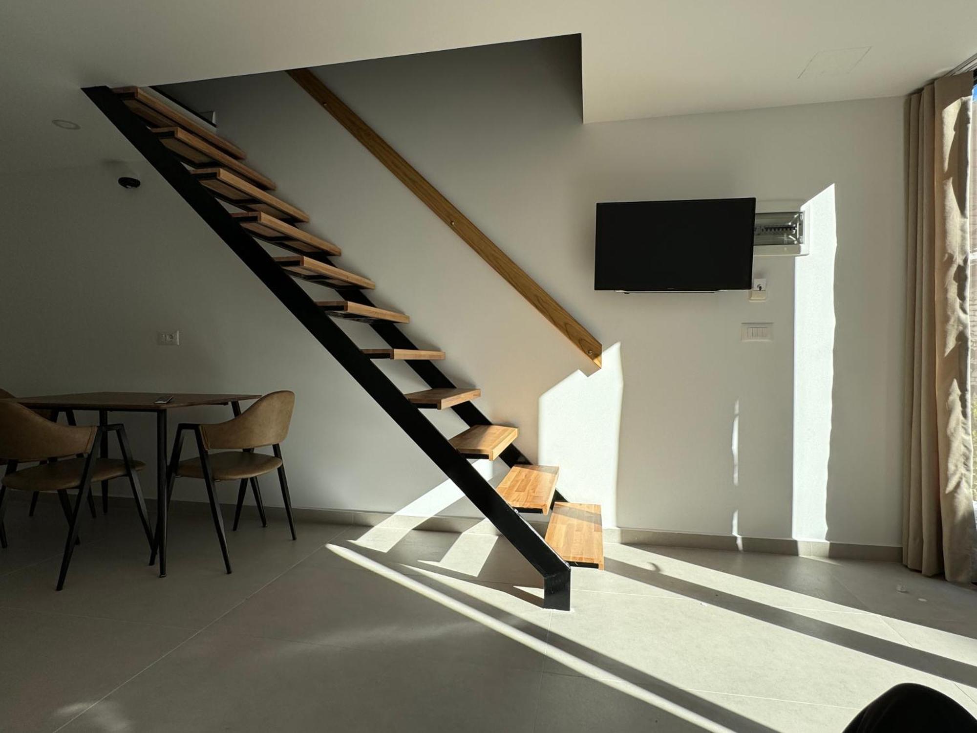 Essentia Tirana